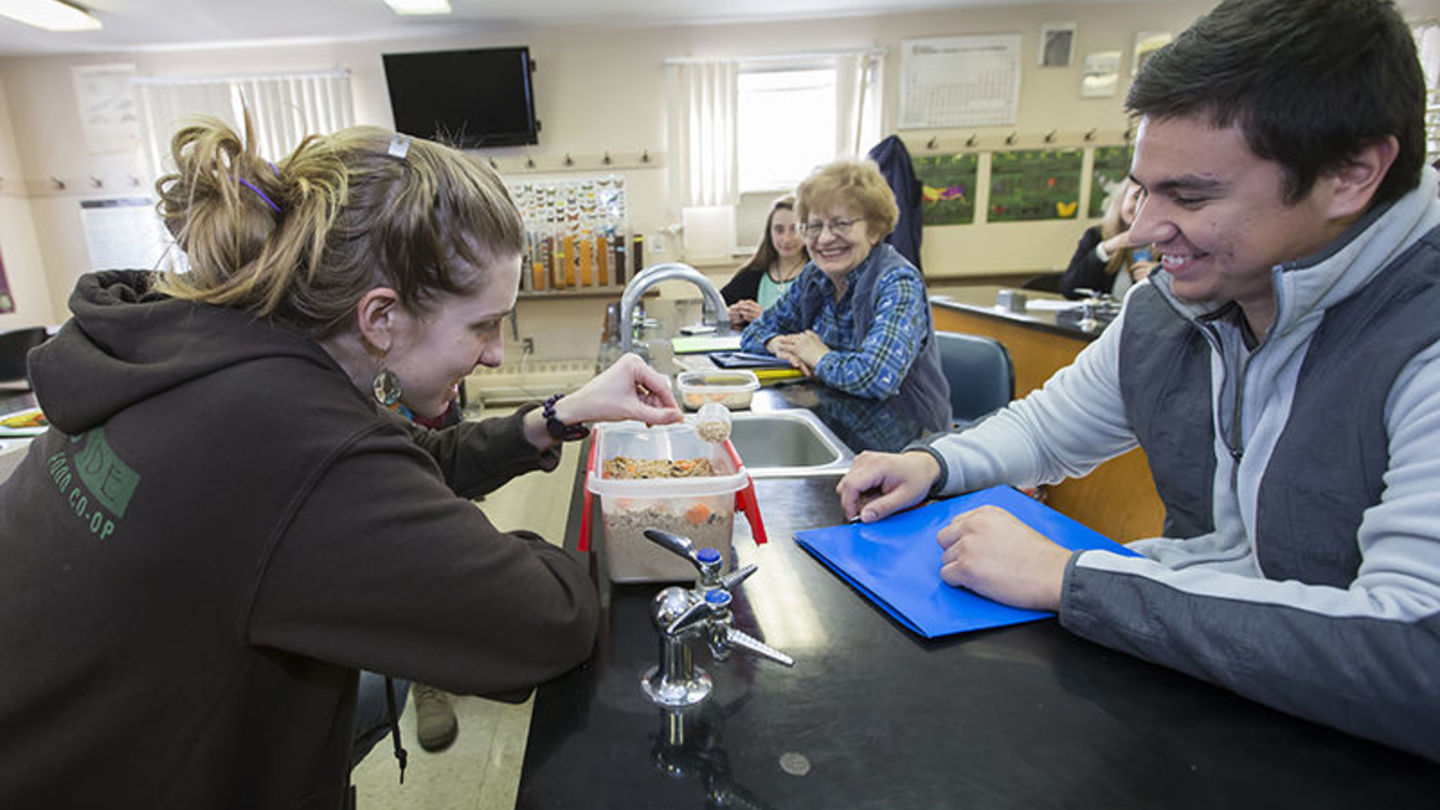 Natural Science and General Science with Teaching Majors become part of Freshman Year Experience at Temple Ambler